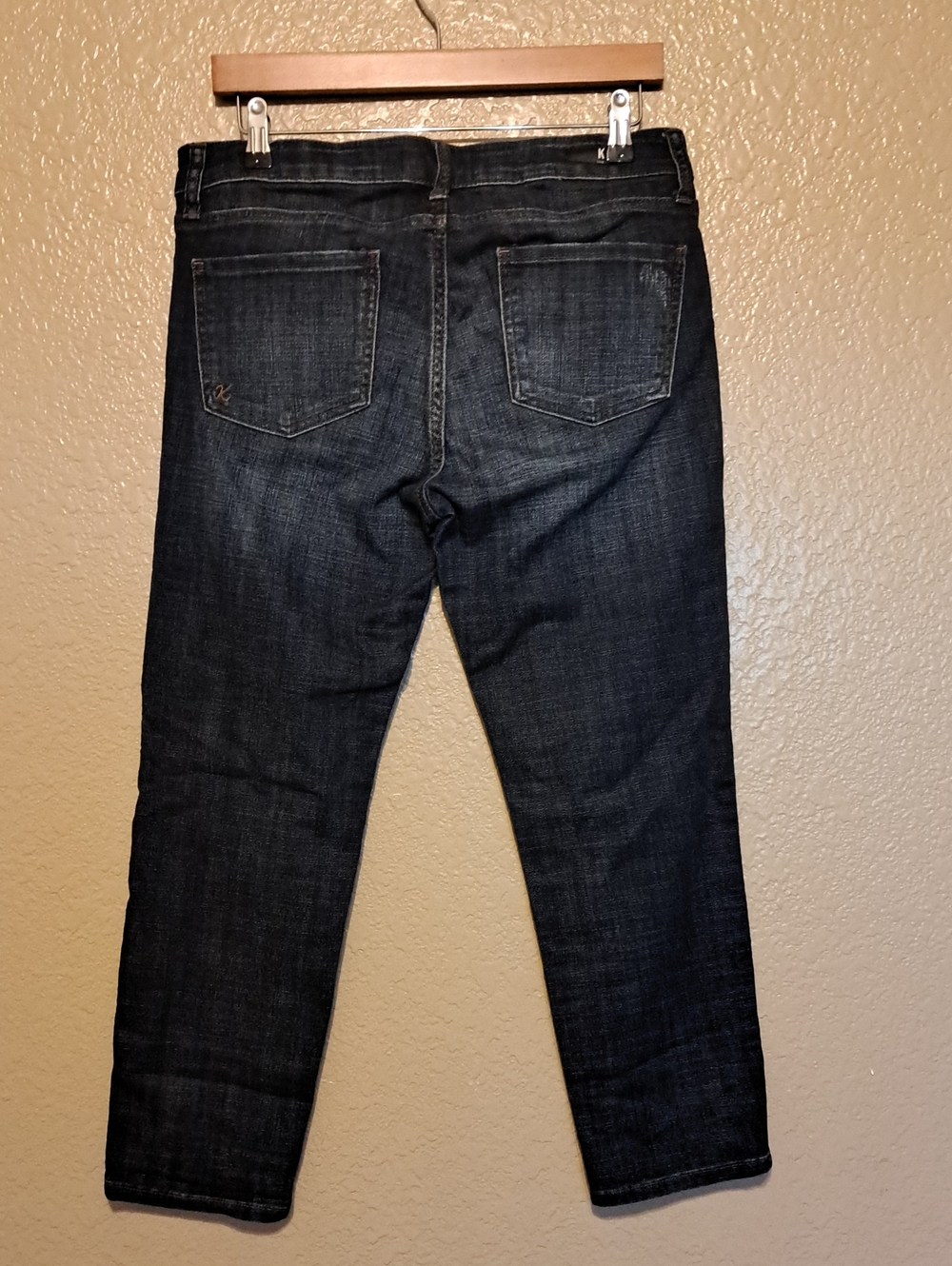 Kut from the Kloth Dark Indigo Cropped Stretch Jeans. Size 8. - Picture 5 of 12